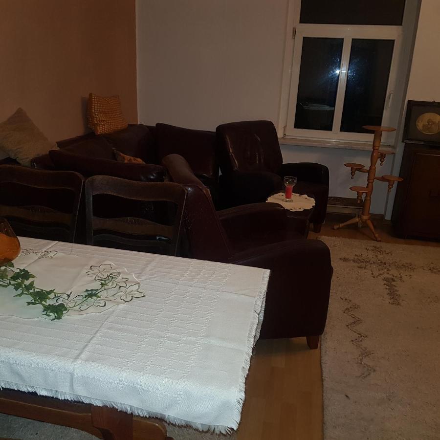 Ferienwohnung Wettin Am Petersbrunnen エクステリア 写真